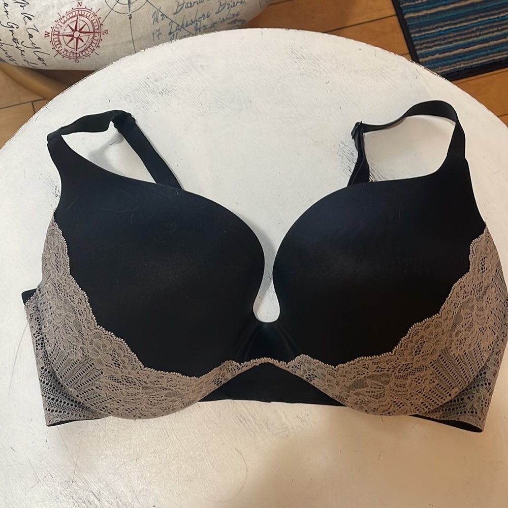 Victoria's Secret Black Bra with Beige Lace Trim